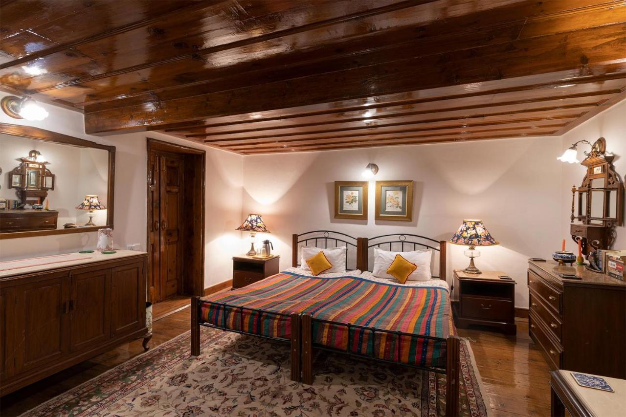 Stayvista At Violet Hill With Bonfire, Gazebo & Hill View Shimla Ngoại thất bức ảnh